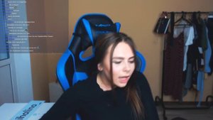 Михалина стонет на стриме показала мокрые трусики