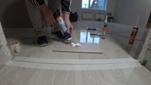 Как Своими Руками Положить Ламинат  на Пол без Порогов. Заработали 1000$ на Ремонте Квартир.