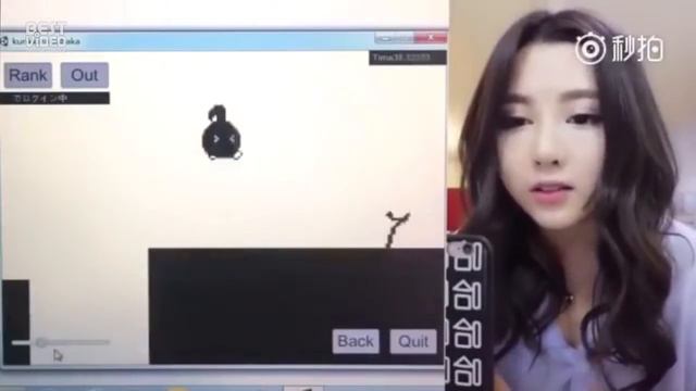 Азиатка решила поиграть в голосовые игры ПС
