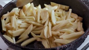 Как приготовить жареную картошку с золотистой корочкой