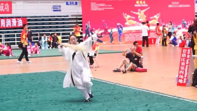 Уи  Выступление с веревочным оружием  Китайская спортсменка смотреть онлайн