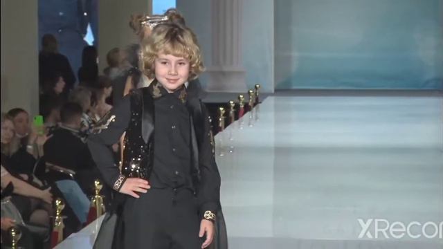Estet Fashion Week Jeanne Nicole 2021 год КОЛЛЕКЦИЯ ( РОМАНТИК) Создатель музыки Dj Sevachik смотреть онлайн