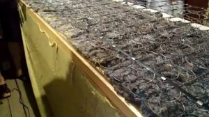 Замена пружинного блока в тахте своими руками!!!  Replacing the spring unit in the sofa.