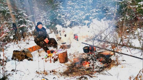 ЗИМНЯЯ РЫБАЛКА НА ХАРИУСА ПО ПЕРВОМУ ЛЬДУ
