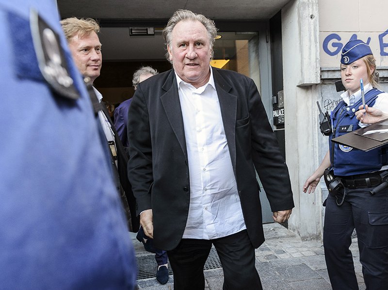 В защиту 75-летнего Депардье выступили Пьер Ришар и Карла Бруни / События на ТВЦ