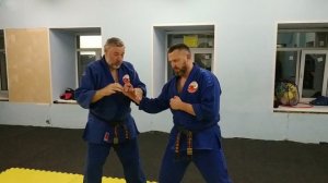 О блокировки руки от аперкота