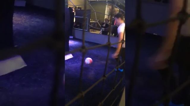 Nike Town London simulator смотреть онлайн