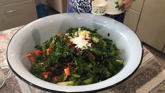 Маринованные зеленые помидоры Салат из зеленых помидоров Как замариновать помидоры