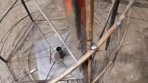 каркасная фигура ёлкиChristmas tree wireframe