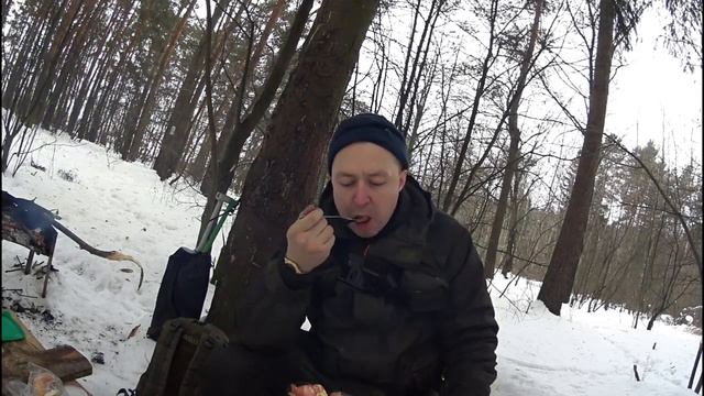 ЯИЧНИЦА ПО ТАЁЖНОМУ!РЫБАЛКА ЗИМОЙ смотреть онлайн