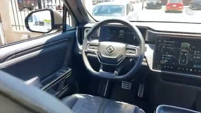 2022 Rivian R1T Electric Truck Exterior Interior Walkaround Review смотреть онлайн