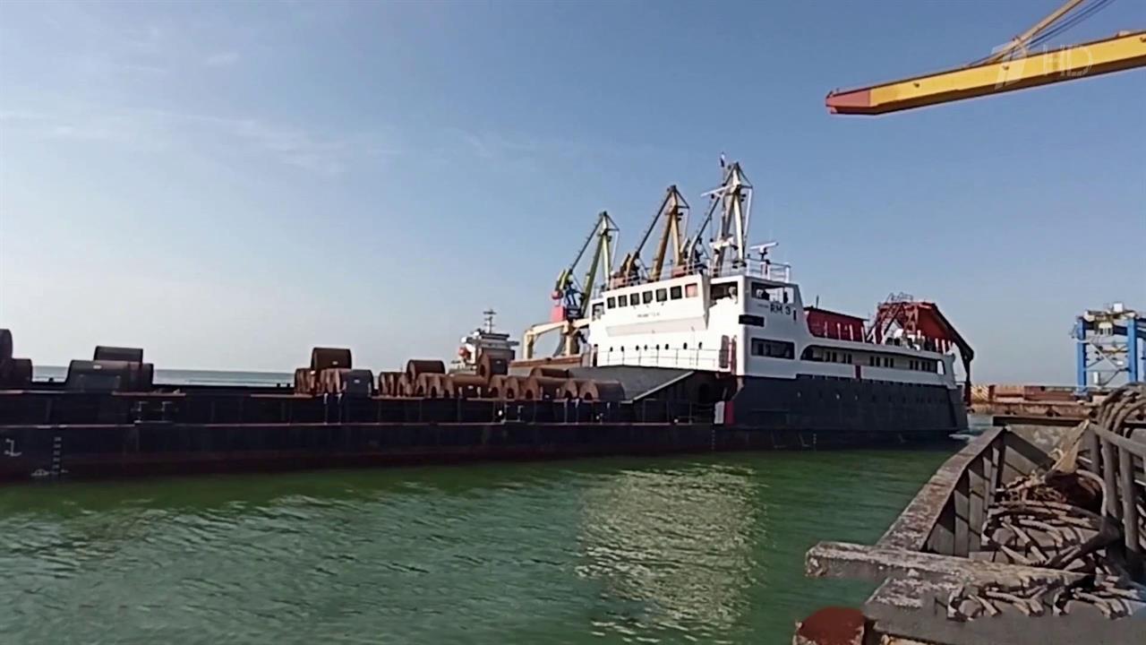 Из порта Мариуполя вышло первое за несколько месяцев грузовое судно