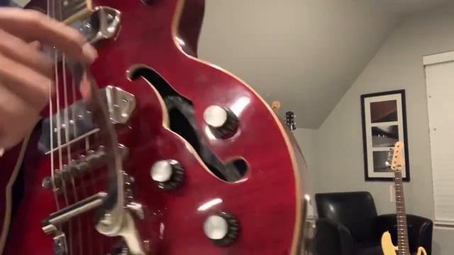 Epiphone Wildkat plays “The Alley Cat” @ BricksJamRoom смотреть онлайн