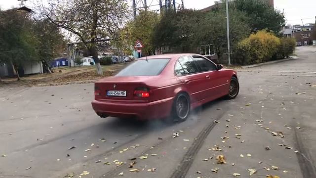 Учюсь делать бернаут  на бмв м5 е39 смотреть онлайн