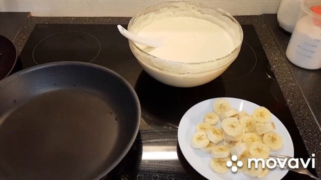 Как приготовить оладьи на кефире и йогурте??, вкусные пышные с бананом внутри