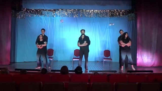 "В темноте" - танец вожатых ДОЛ "Голубое озеро"