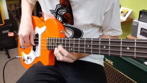 Demo of the Orange O Bass, a 4-string bass guitar by Orange Amps, at Basone Guitar Shop