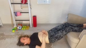 Поднимаем внутренние органы, возвращаем живот на место.