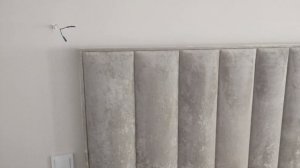 кровать на заказ с вертикальными полосами