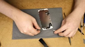 iPhone 7 Чистка сеток динамика