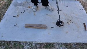 MINELAB EQUINOX 900 6 INCH COIL  VS XP DEUS II 9  INCH COIL