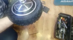 Обзор как установить внедорожную покрышку с камерой на мотор колесо Куго м4 про
