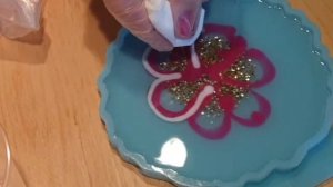 Как нарисовать цветок эпоксидной смолой