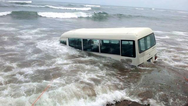 Cancion Nueva Coaster en la playa смотреть онлайн