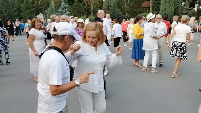 Лето Танцы в парке Горького Харьков Август 2021 смотреть онлайн