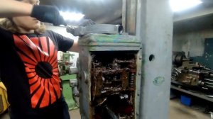 Вертикально сверлильный станок 2Н118  (часть 1) Vertical drilling machine 2N118 (part 1)