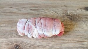 Рулет из свинины в духовке в рукаве