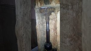 Пресс для алюминиевых банок из домкрата и пенька.