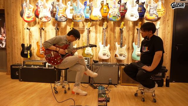 Fender Masterbuilt、Gibson ES335 Trini Lopez、Black Beauty｜潘高峰Touring of Chinese Guitar Store 成功乐器(下 смотреть онлайн