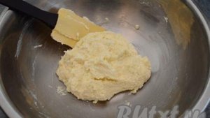 Сырники с манкой и изюмом