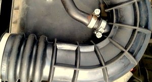 Откуда грязь в дроссельной заслонке на автомобиле ЛАДА?