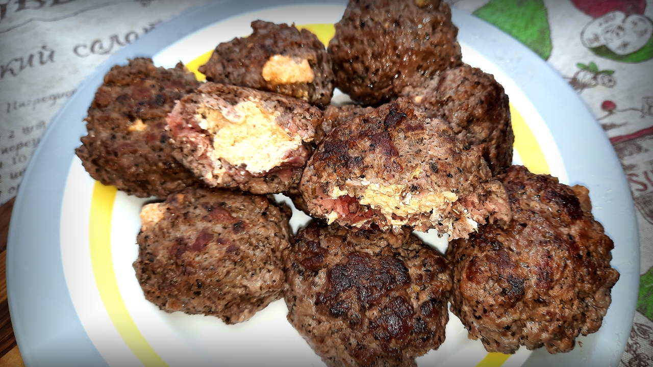 Бифтеки / Мясные котлеты с фетой!