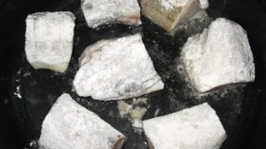 Тушеный минтай с морковью и луком