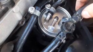 К чему приводит спешка!!! ремонт воронки щупа AUDI A4 B6 и замена топливного фильтра.