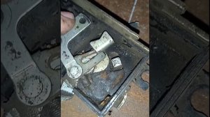 Не открывается дверь на Ниве Шевроле