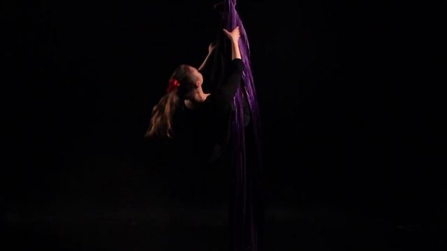 ПОЛОТНА, ВОЗДУШНАЯ ГИМНАСТИКА, ДЕТСКАЯ ВОЗДУШНАЯ ГИМНАСТИКА, СТУДИЯ ТАНЦЕВ THE BAT СПБ