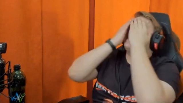 ВЫБЕРИ ПРАВИЛЬНУЮ ДВЕРЬ ЧТОБЫ ПОЛУЧИТЬ АЛМАЗКУ! - Нарезка со стрима Фуга ТВ смотреть онлайн