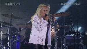 Bonnie Tyler- Holding out for a Hero (Live 2023)
