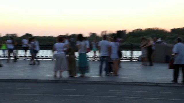 Танго на набережной в Астрахани