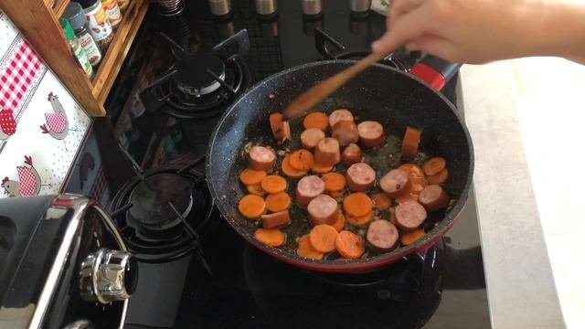 ЧЕЧЕВИЦА С КОЛБАСКАМИ#вторыеблюда#блюдаизчечевицы#накухнеуСони#