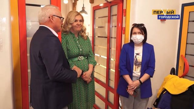 РАДУГА ВСТРЕЧАЕТ ГОСТЕЙ смотреть онлайн