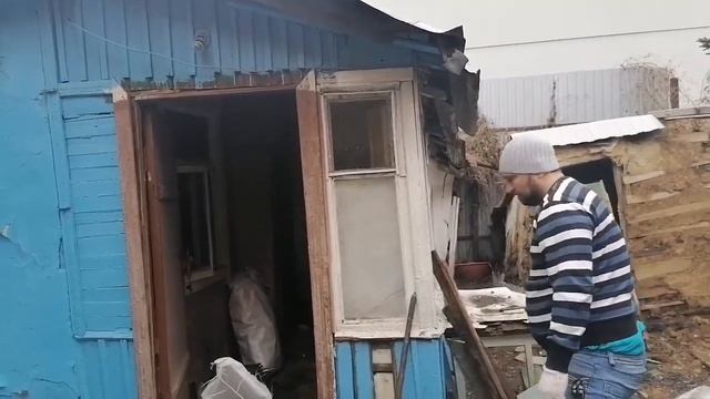Демонтаж старого дома. Снос строения и вывоз мусора за короткие сроки. смотреть онлайн