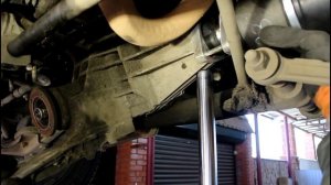 Замена правого привода в сборе на Chevrolet Niva 4х4 Шевроле Нива 2005 года  2часть