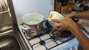 А КОТЕЛОК ТО ВАРИТ! ГОТОВЛЮ САМЫЙ ОСТРЫЙ Яки-удон!!!!