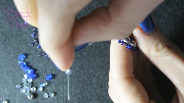 DIY Украшения СВОИМИ РУКАМИ / Beaded earrings /  Мастер класс