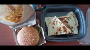 Мукбанг/ Бургер с Говядиной,Кесадилья с Курицей и Грибами,Картошка Фри!